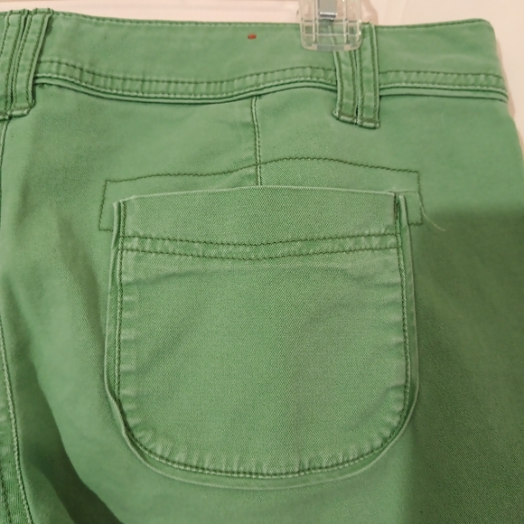 Mossimo supply co. Size 13 mid rise long green shorts/ capris/ bermuda - Picture 12 of 14